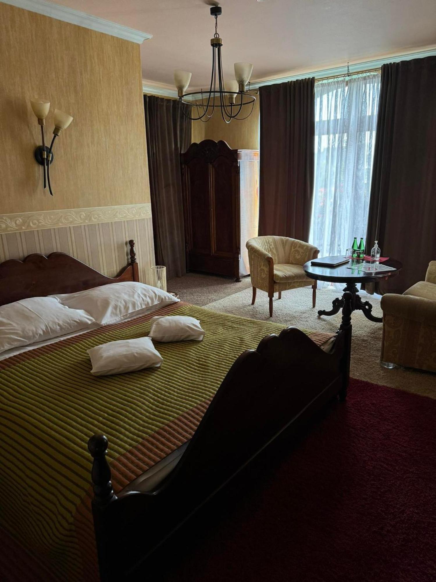 Hotel Palacyk Konin ภายนอก รูปภาพ