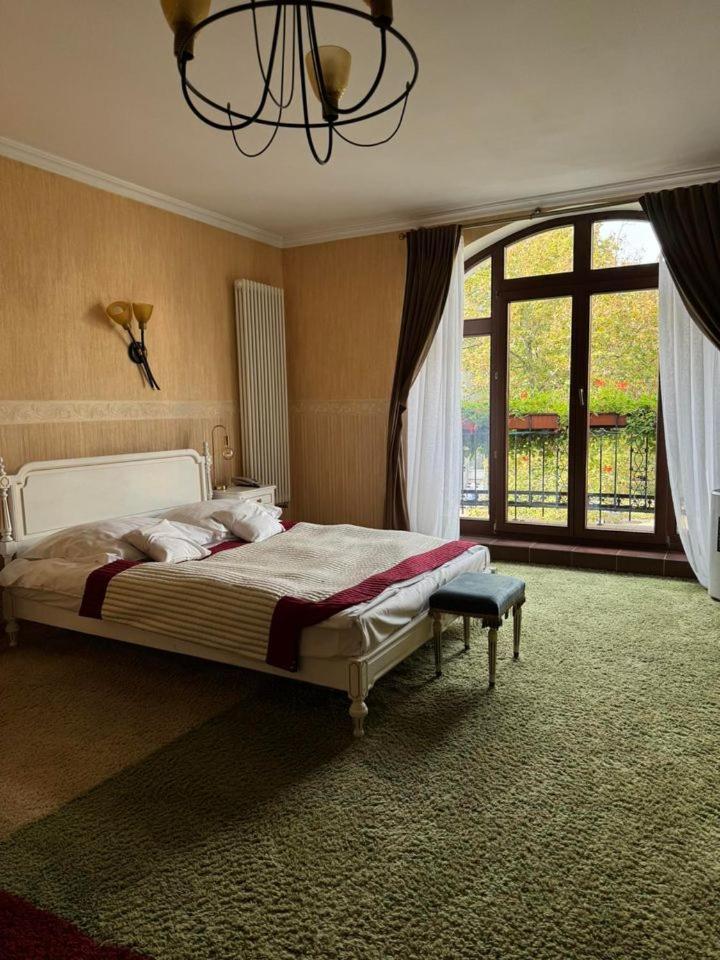 Hotel Palacyk Konin ภายนอก รูปภาพ